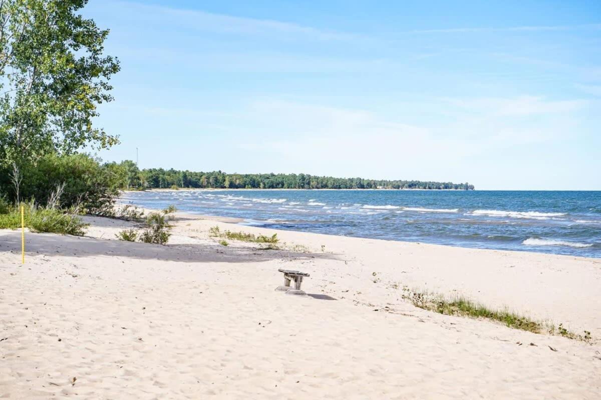 Beach Club Of Oscoda - The Lakeshore Cottage Esterno foto
