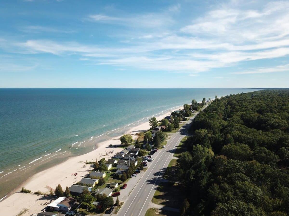 Beach Club Of Oscoda - The Lakeshore Cottage Esterno foto