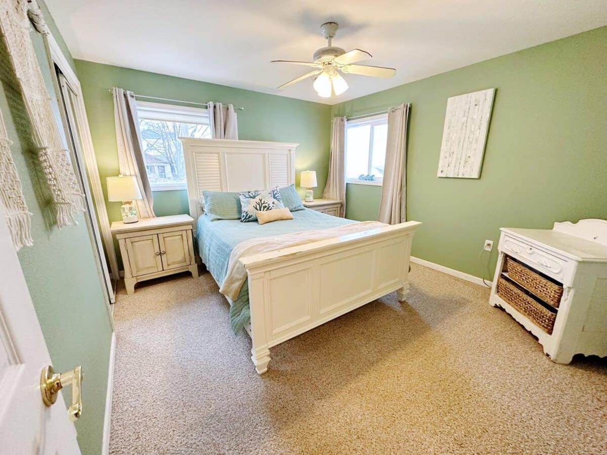 Beach Club Of Oscoda - The Lakeshore Cottage Esterno foto