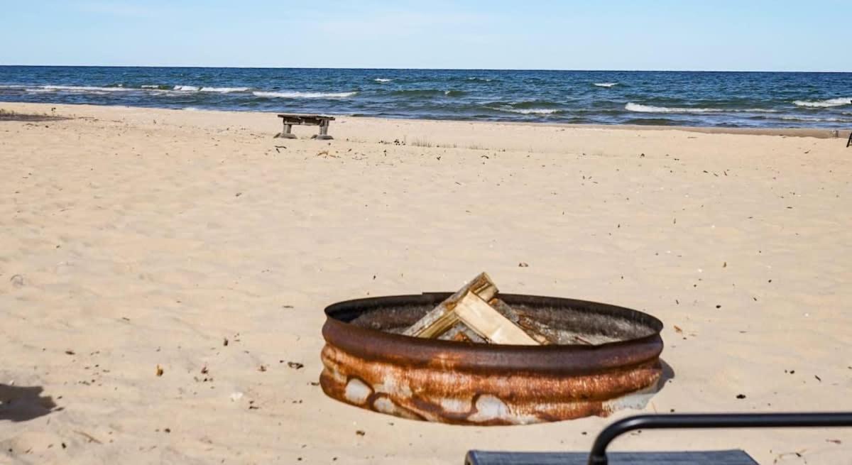 Beach Club Of Oscoda - The Lakeshore Cottage Esterno foto