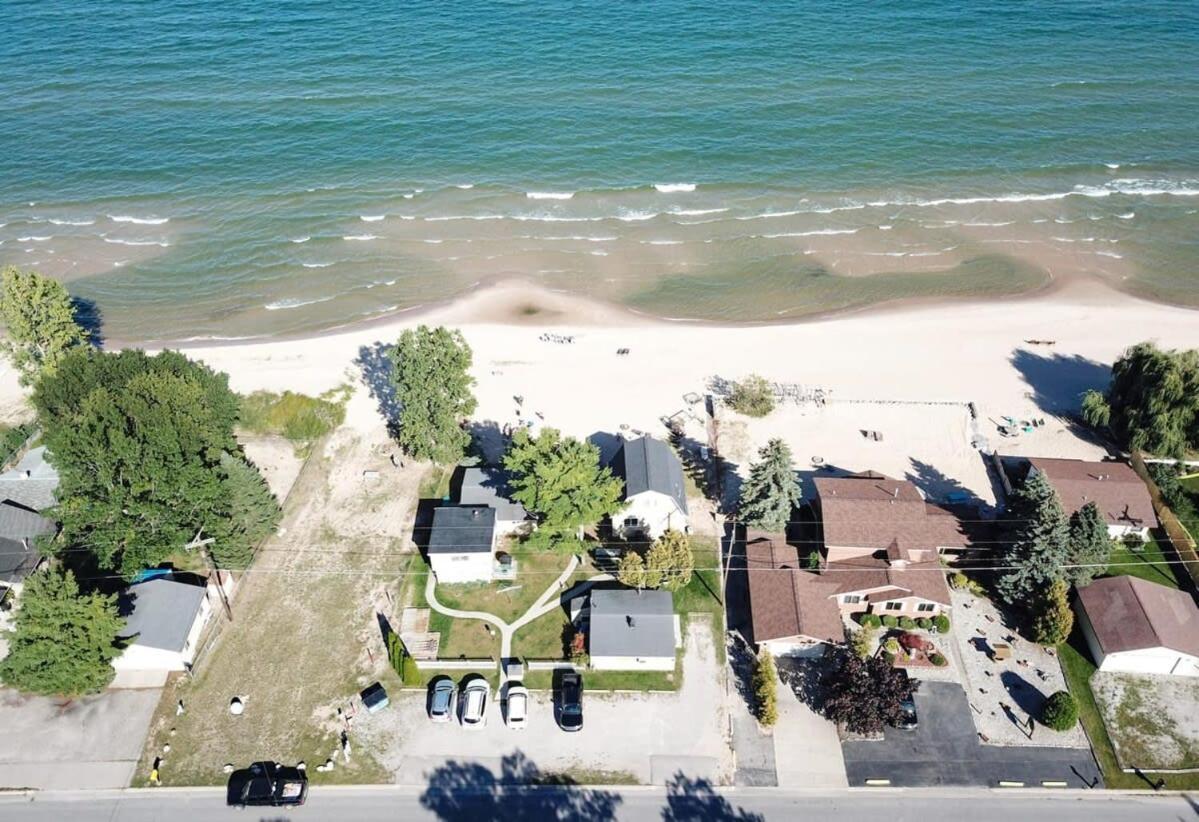 Beach Club Of Oscoda - The Lakeshore Cottage Esterno foto