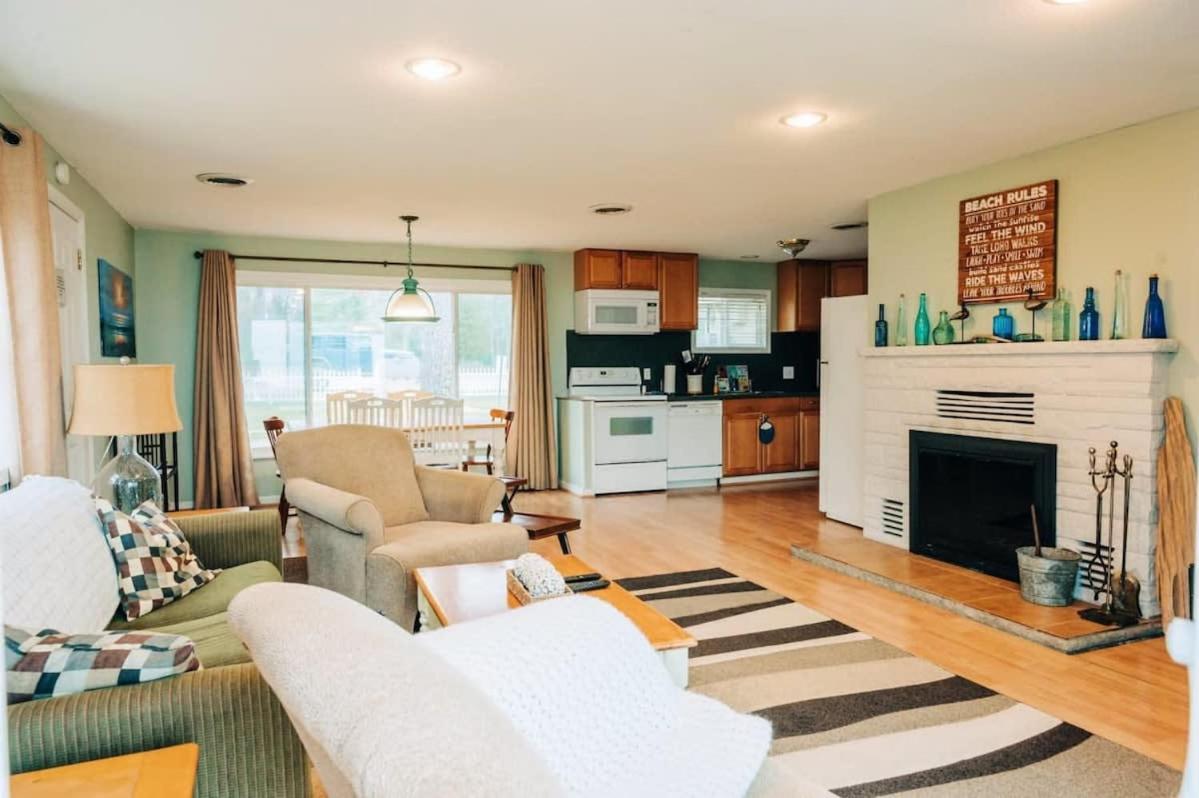 Beach Club Of Oscoda - The Lakeshore Cottage Esterno foto